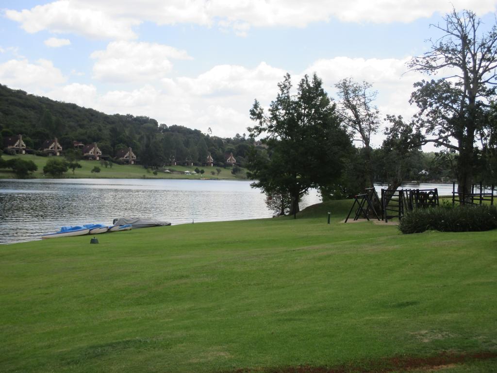 African Sky Hotels - Pine Lake Inn White River Exterior foto