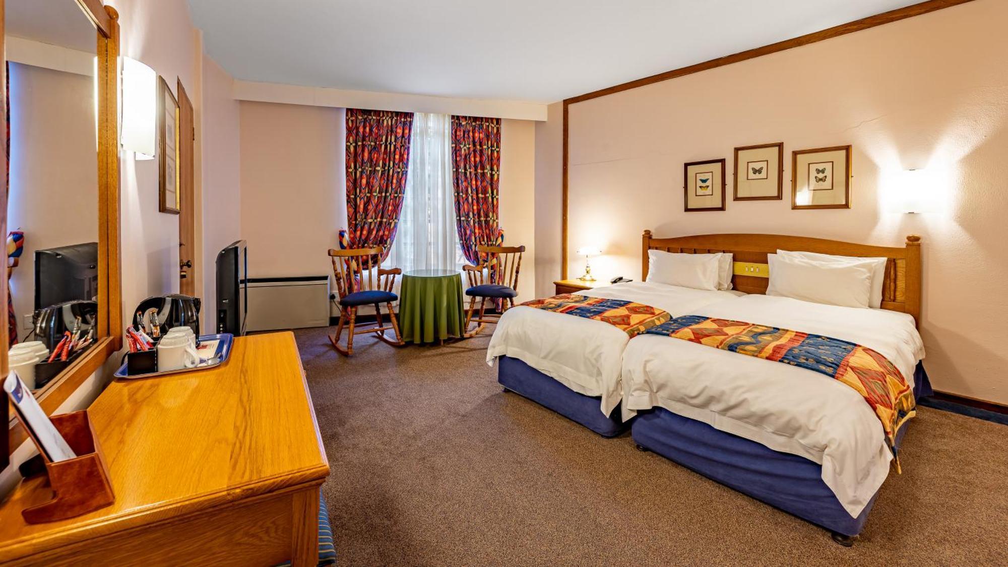 African Sky Hotels - Pine Lake Inn White River Exterior foto
