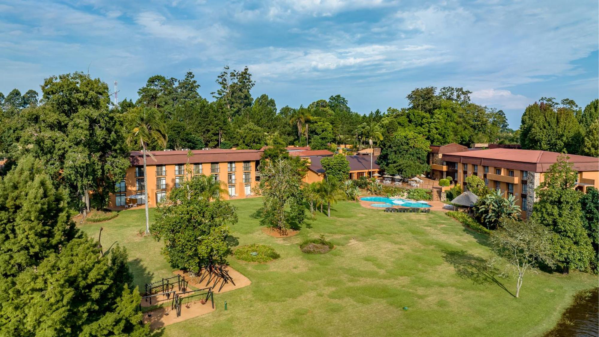 African Sky Hotels - Pine Lake Inn White River Exterior foto
