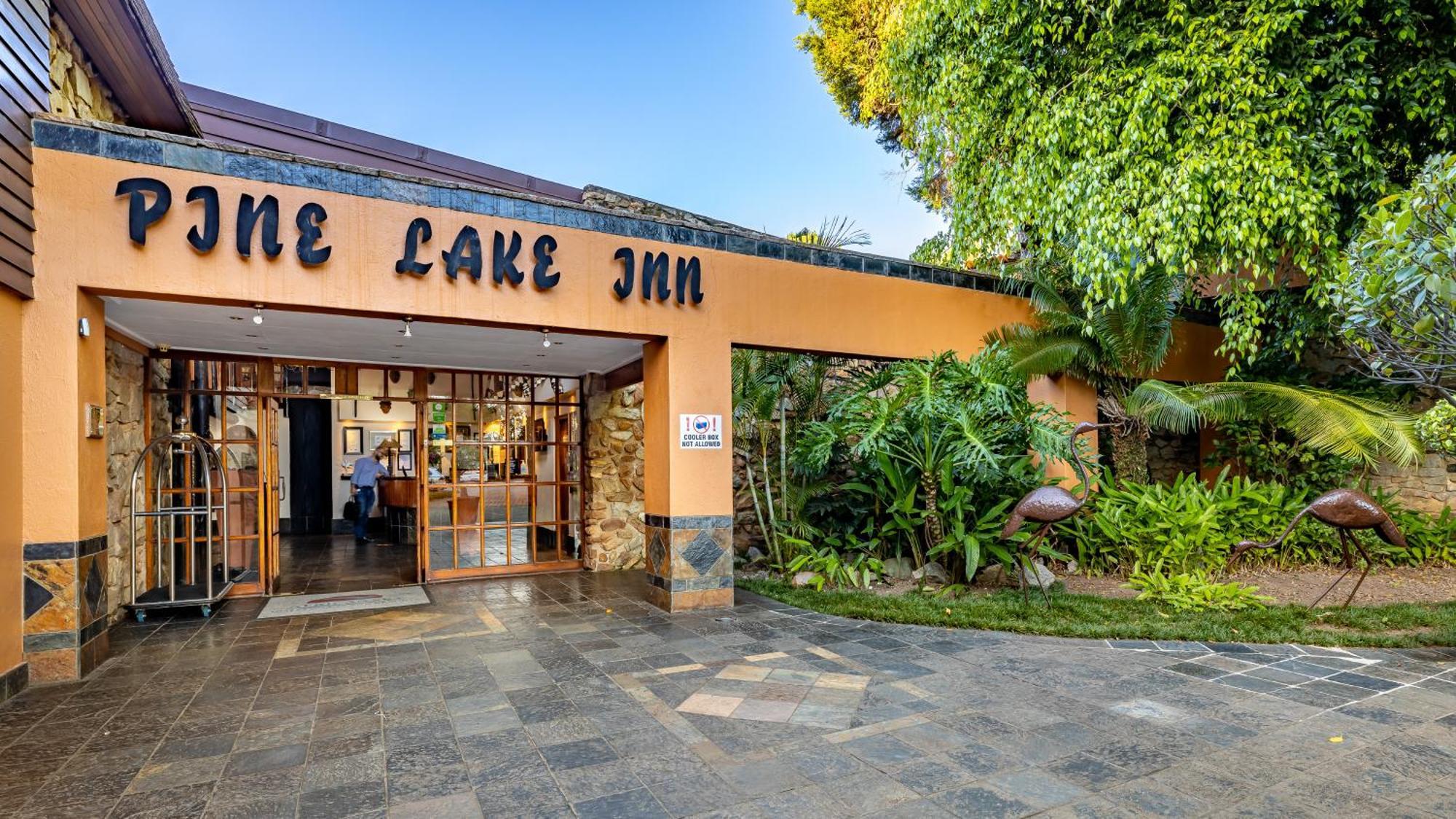 African Sky Hotels - Pine Lake Inn White River Exterior foto